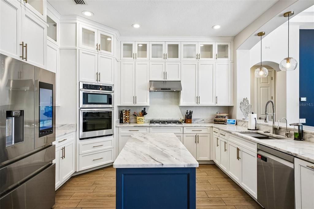 For Sale: $1,500,000 (5 beds, 4 baths, 3873 Square Feet)
