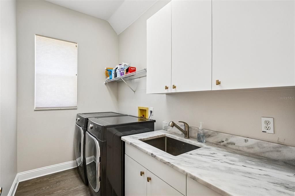 For Sale: $1,500,000 (5 beds, 4 baths, 3873 Square Feet)