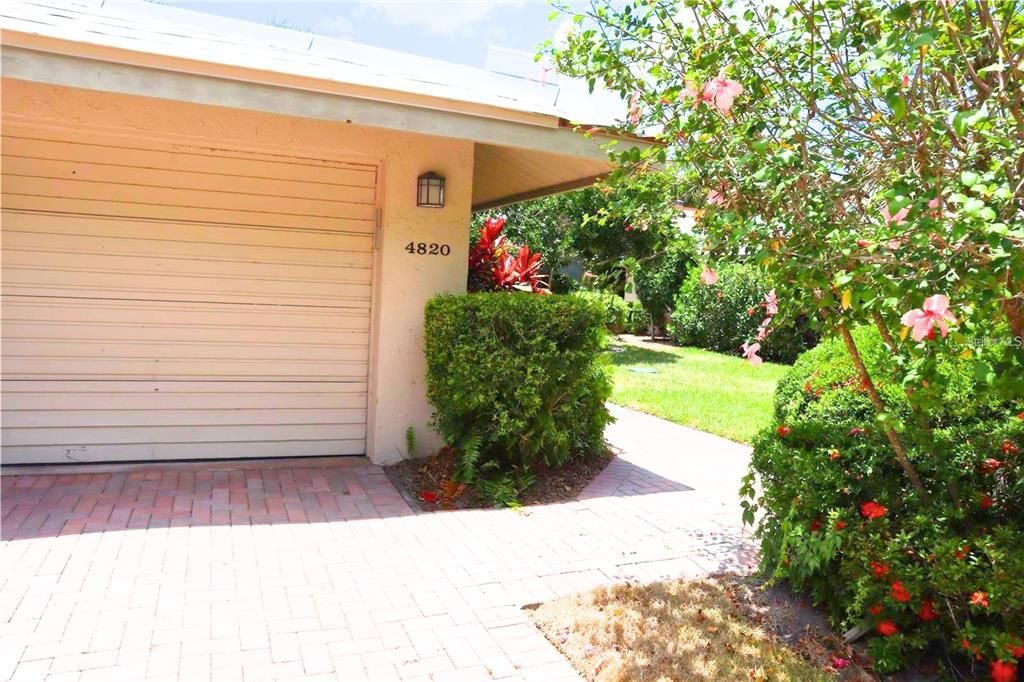 For Sale: $499,000 (2 beds, 2 baths, 1570 Square Feet)