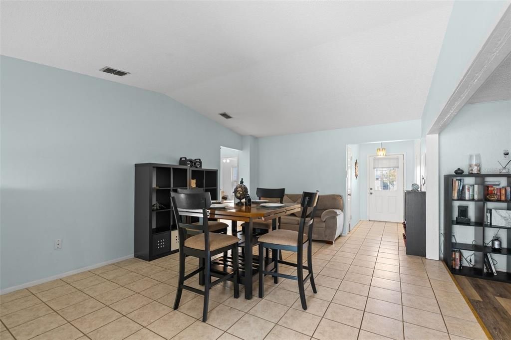Active With Contract: $225,000 (3 beds, 2 baths, 1497 Square Feet)