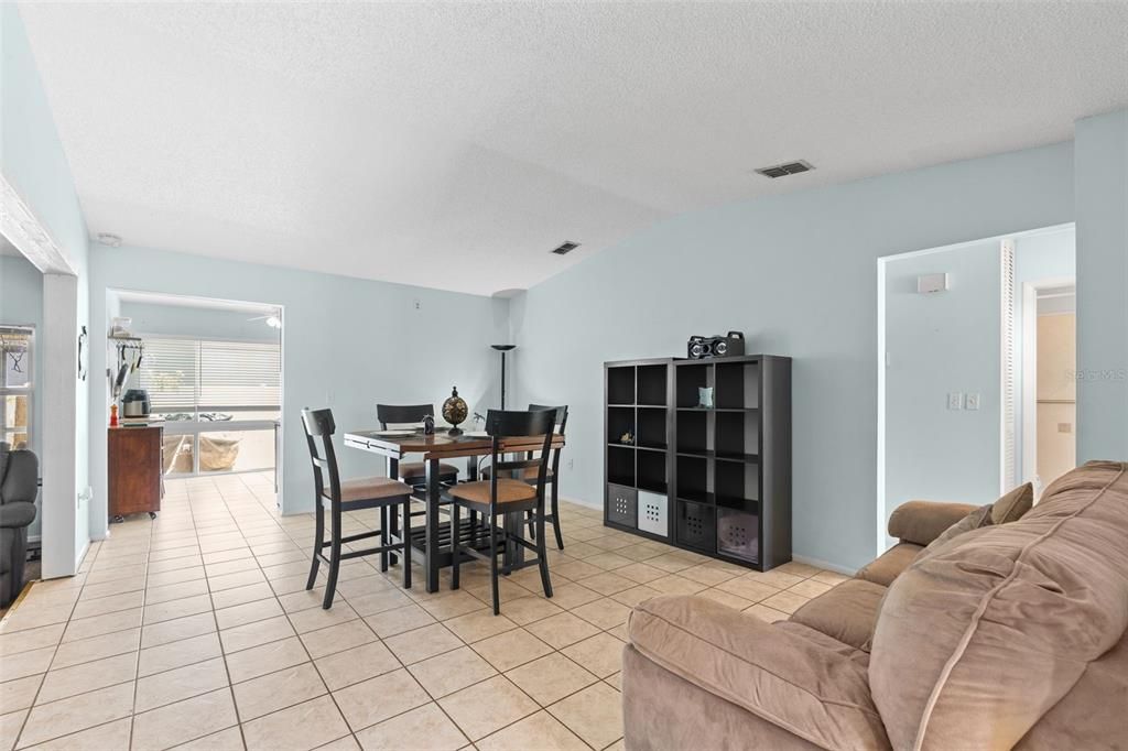 Active With Contract: $225,000 (3 beds, 2 baths, 1497 Square Feet)