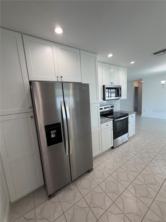 Active With Contract: $335,000 (3 beds, 2 baths, 1120 Square Feet)