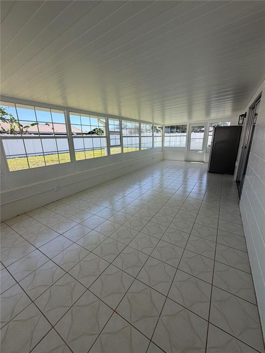 Active With Contract: $335,000 (3 beds, 2 baths, 1120 Square Feet)