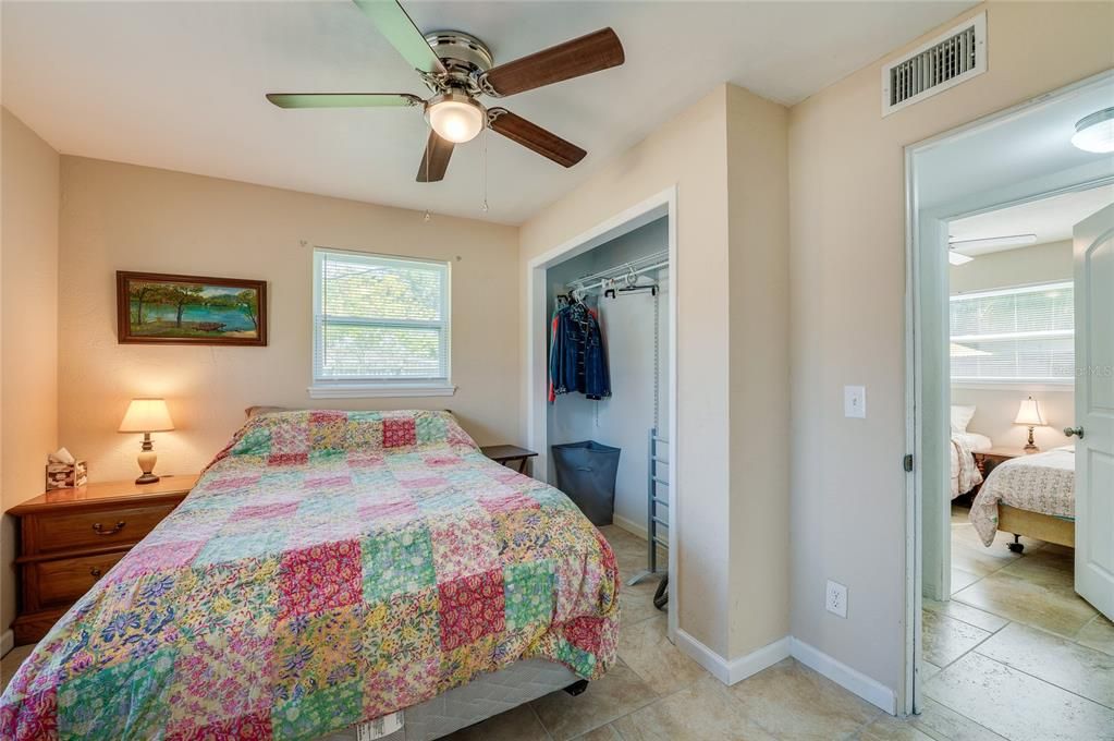 For Sale: $315,000 (3 beds, 1 baths, 1000 Square Feet)