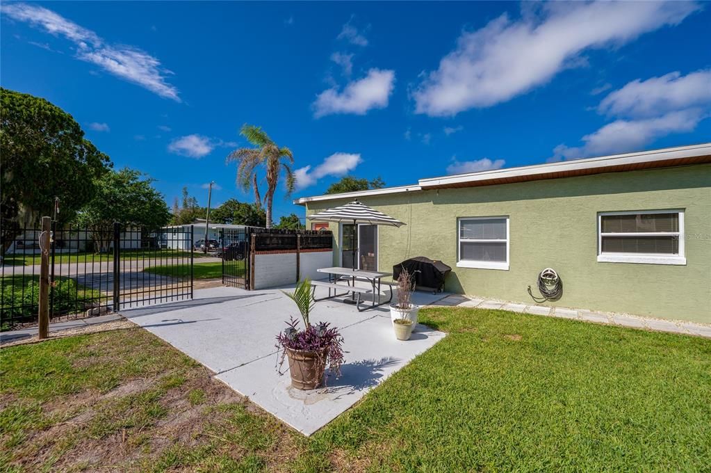For Sale: $315,000 (3 beds, 1 baths, 1000 Square Feet)