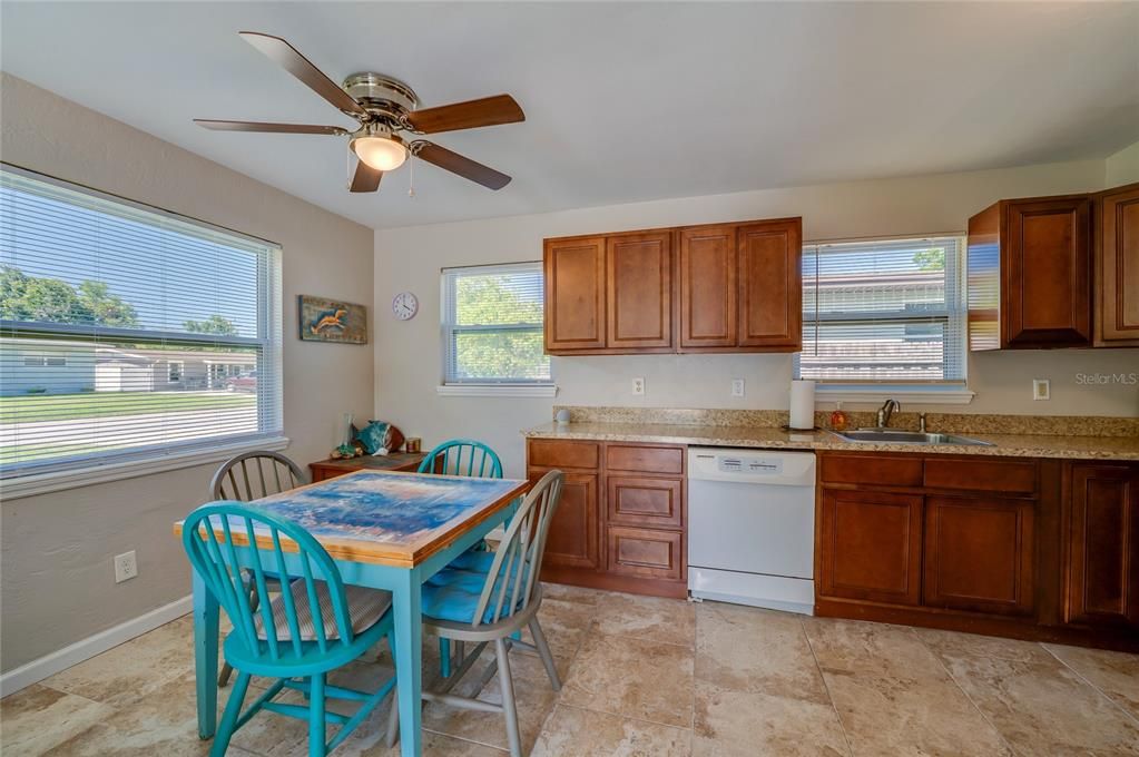 For Sale: $315,000 (3 beds, 1 baths, 1000 Square Feet)