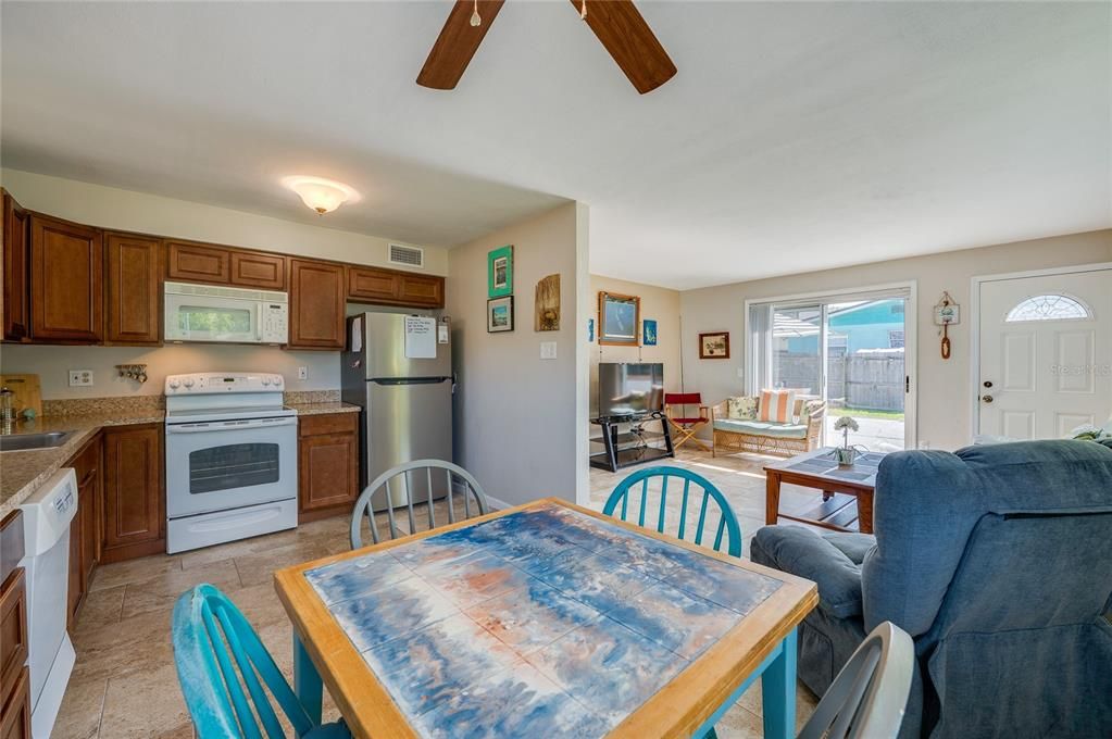 For Sale: $315,000 (3 beds, 1 baths, 1000 Square Feet)