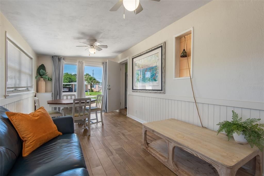For Sale: $329,000 (3 beds, 2 baths, 1146 Square Feet)
