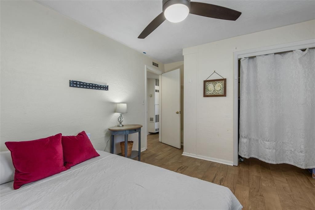 For Sale: $329,000 (3 beds, 2 baths, 1146 Square Feet)