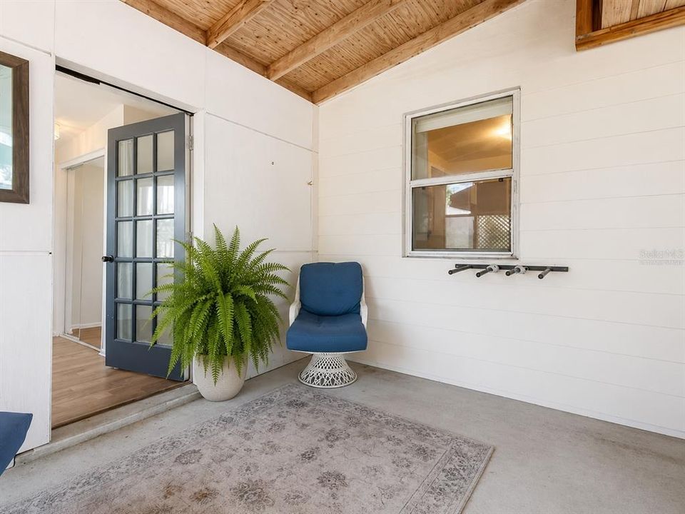 For Sale: $329,000 (3 beds, 2 baths, 1146 Square Feet)