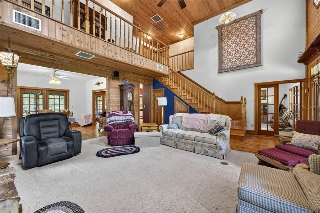 For Sale: $899,900 (4 beds, 2 baths, 3110 Square Feet)