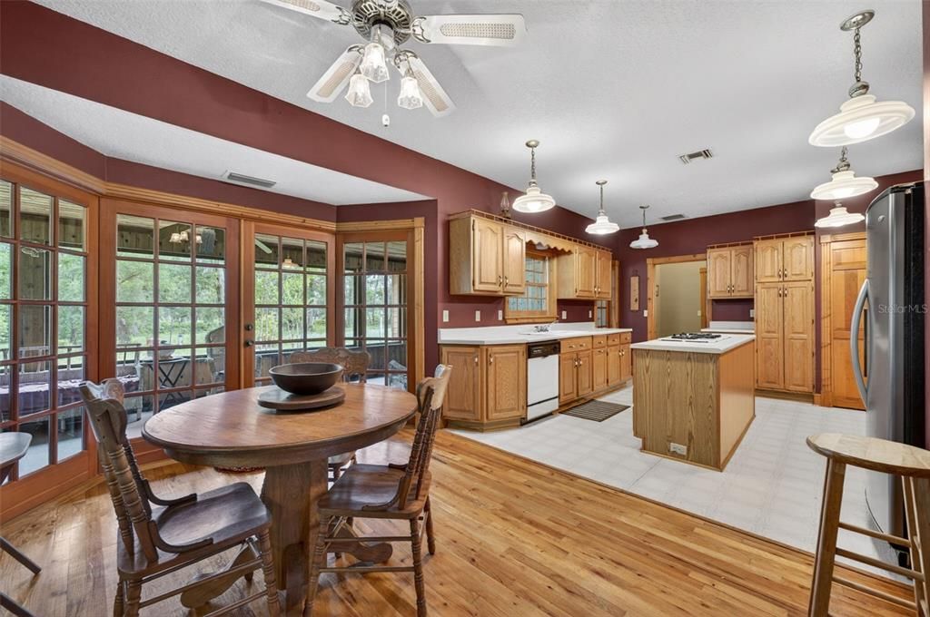 For Sale: $899,900 (4 beds, 2 baths, 3110 Square Feet)