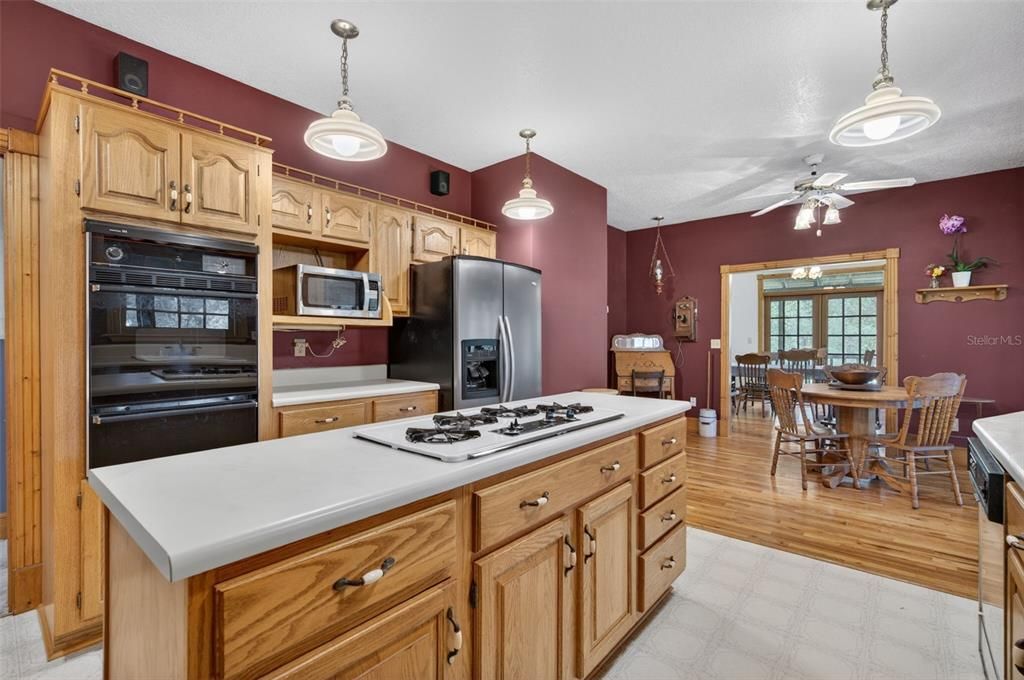 For Sale: $899,900 (4 beds, 2 baths, 3110 Square Feet)