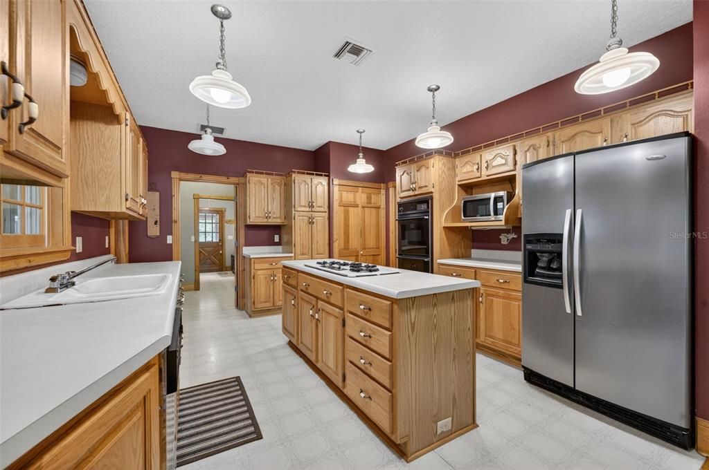 For Sale: $899,900 (4 beds, 2 baths, 3110 Square Feet)