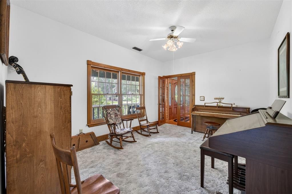 For Sale: $899,900 (4 beds, 2 baths, 3110 Square Feet)