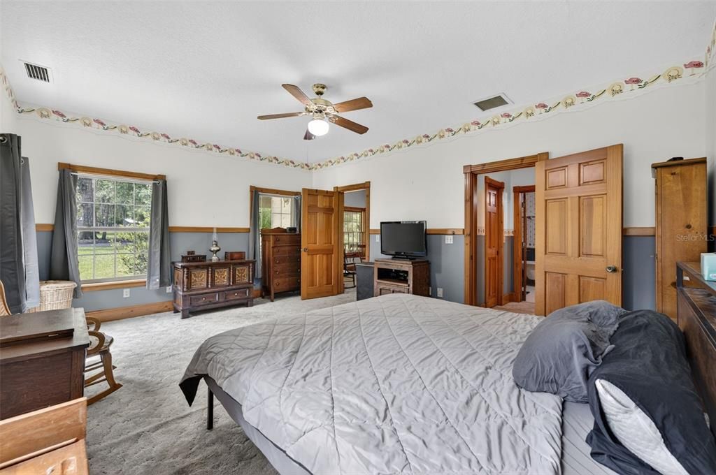 For Sale: $899,900 (4 beds, 2 baths, 3110 Square Feet)