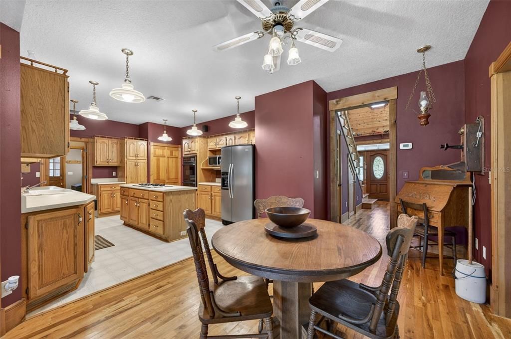 For Sale: $899,900 (4 beds, 2 baths, 3110 Square Feet)