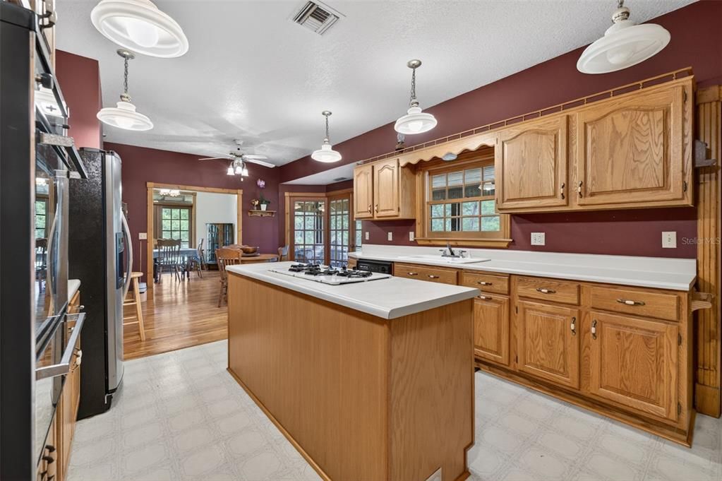 For Sale: $899,900 (4 beds, 2 baths, 3110 Square Feet)