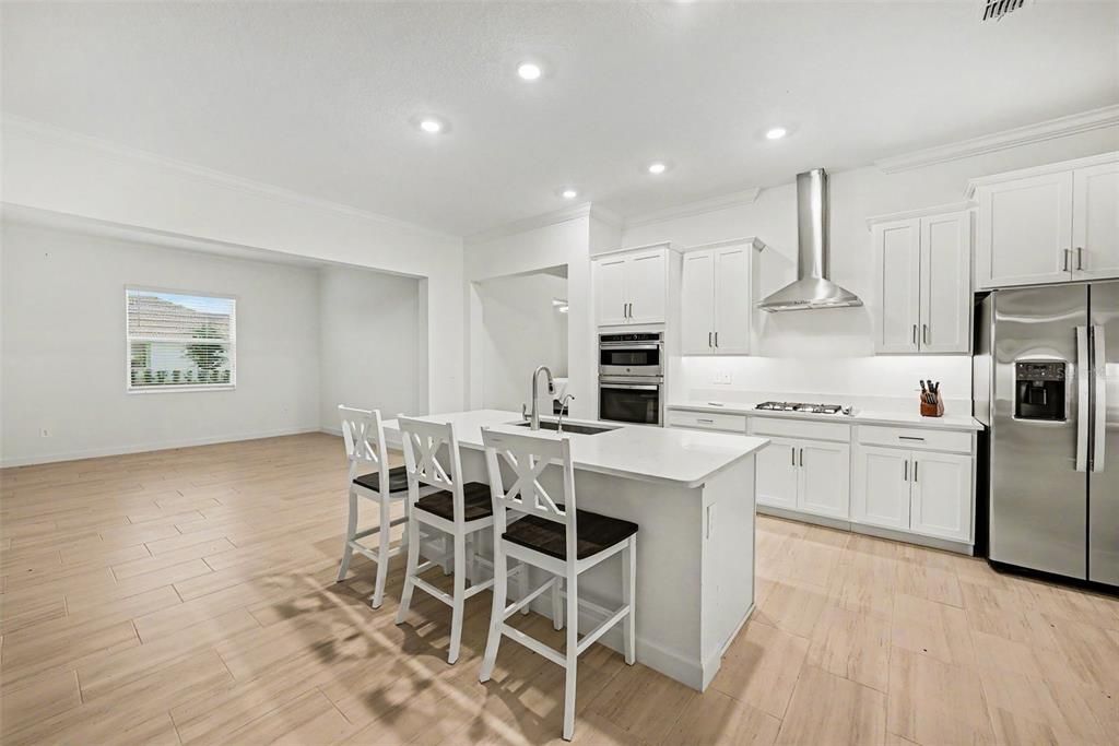 For Sale: $490,000 (3 beds, 3 baths, 2651 Square Feet)