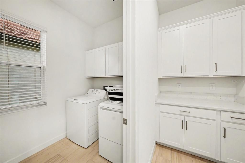 For Sale: $490,000 (3 beds, 3 baths, 2651 Square Feet)