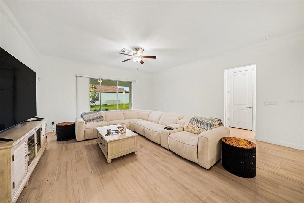 For Sale: $490,000 (3 beds, 3 baths, 2651 Square Feet)