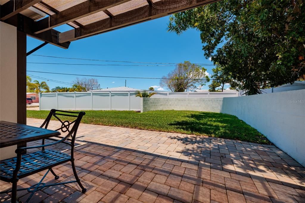 For Sale: $739,500 (2 beds, 2 baths, 1395 Square Feet)