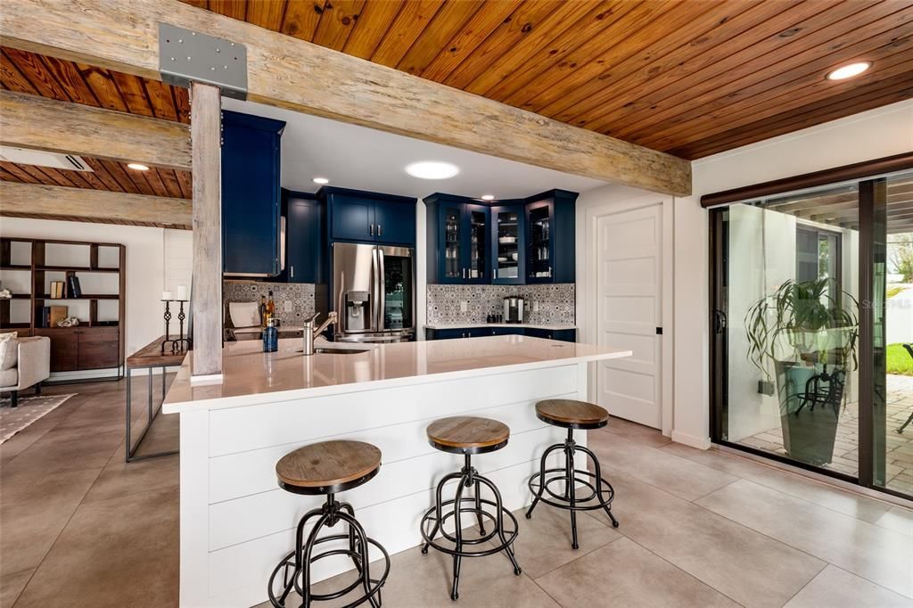 For Sale: $739,500 (2 beds, 2 baths, 1395 Square Feet)