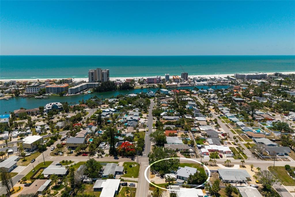 For Sale: $739,500 (2 beds, 2 baths, 1395 Square Feet)