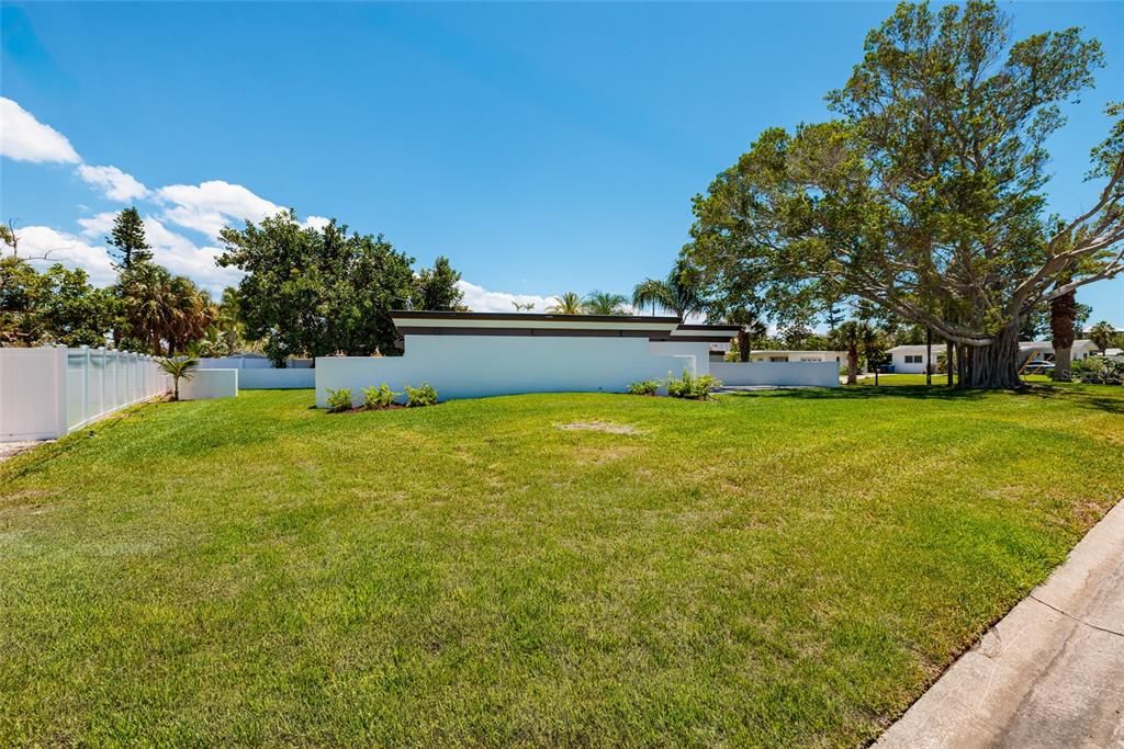 For Sale: $739,500 (2 beds, 2 baths, 1395 Square Feet)