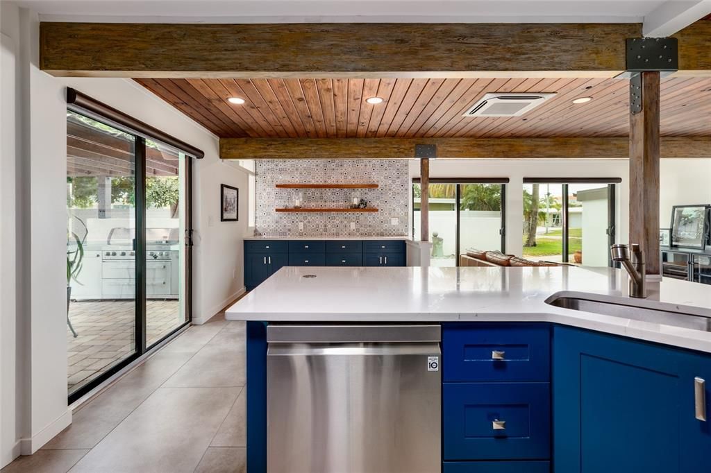 For Sale: $739,500 (2 beds, 2 baths, 1395 Square Feet)