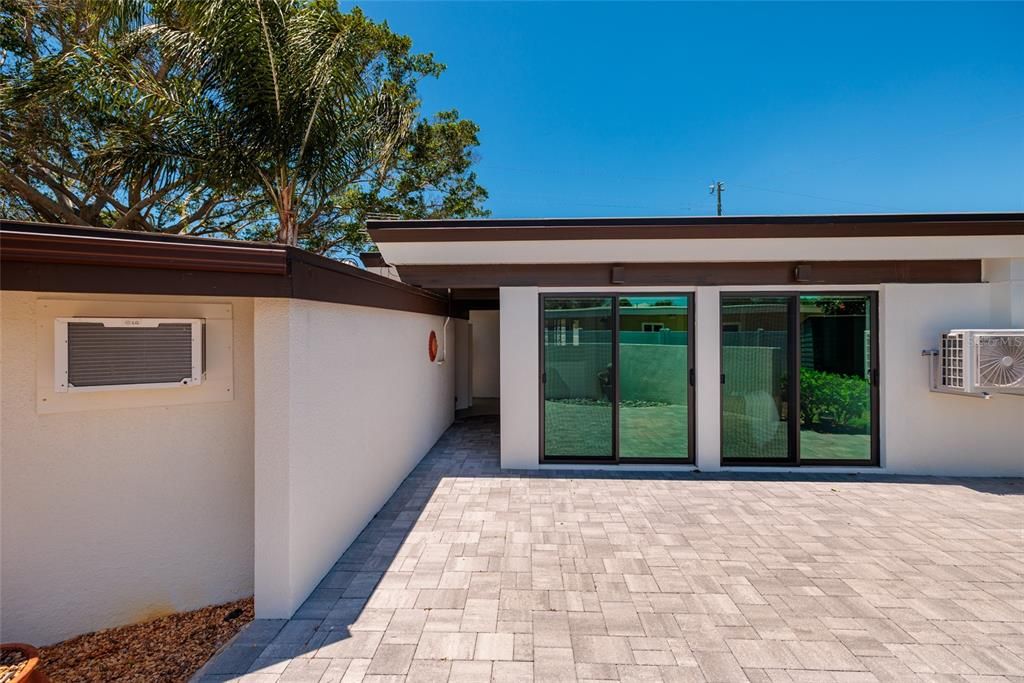 For Sale: $739,500 (2 beds, 2 baths, 1395 Square Feet)