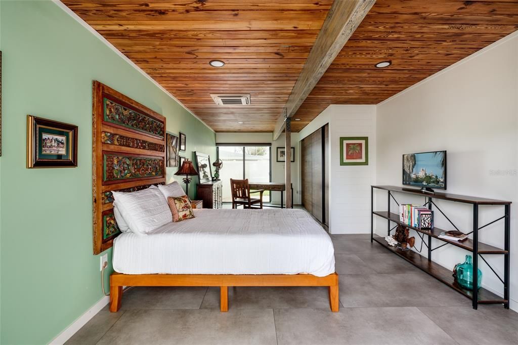 For Sale: $739,500 (2 beds, 2 baths, 1395 Square Feet)