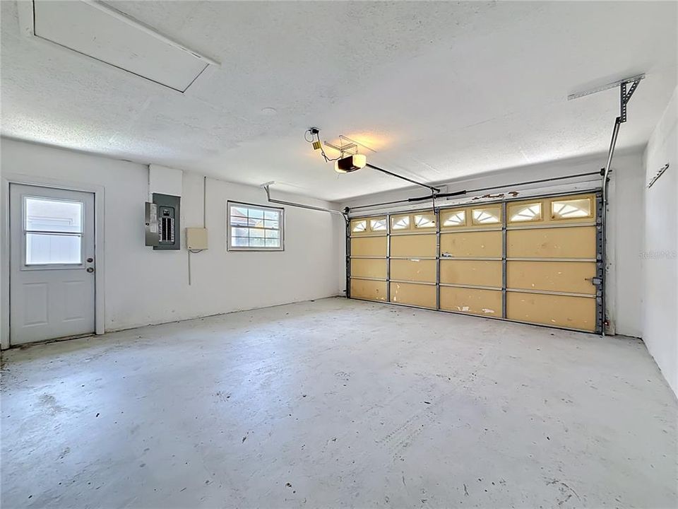 На продажу: $365,000 (4 спален, 2 ванн, 1570 Квадратных фут)