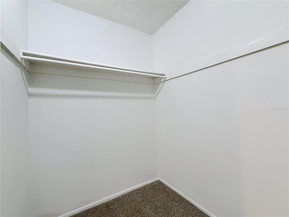 На продажу: $365,000 (4 спален, 2 ванн, 1570 Квадратных фут)