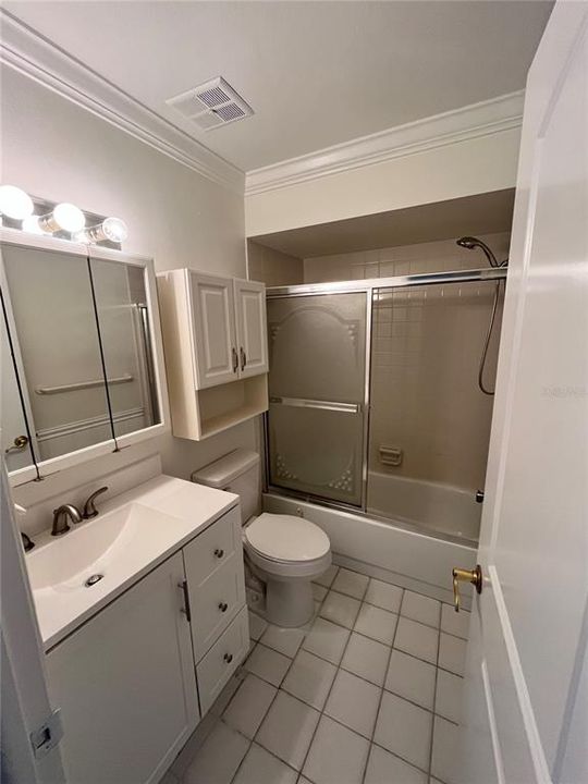 For Rent: $1,999 (2 beds, 2 baths, 923 Square Feet)