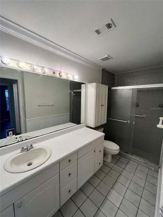 For Rent: $1,999 (2 beds, 2 baths, 923 Square Feet)
