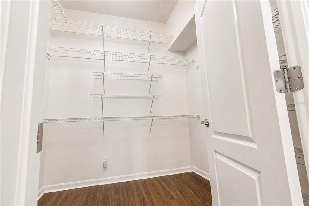 En Venta: $365,000 (4 camas, 2 baños, 2010 Pies cuadrados)