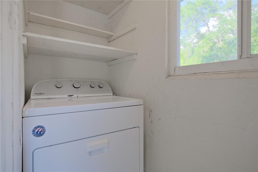 На продажу: $460,000 (4 спален, 0 ванн, 1679 Квадратных фут)