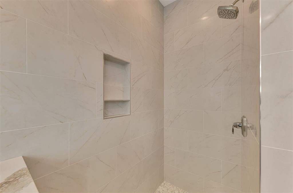 En Venta: $829,900 (3 camas, 2 baños, 2289 Pies cuadrados)