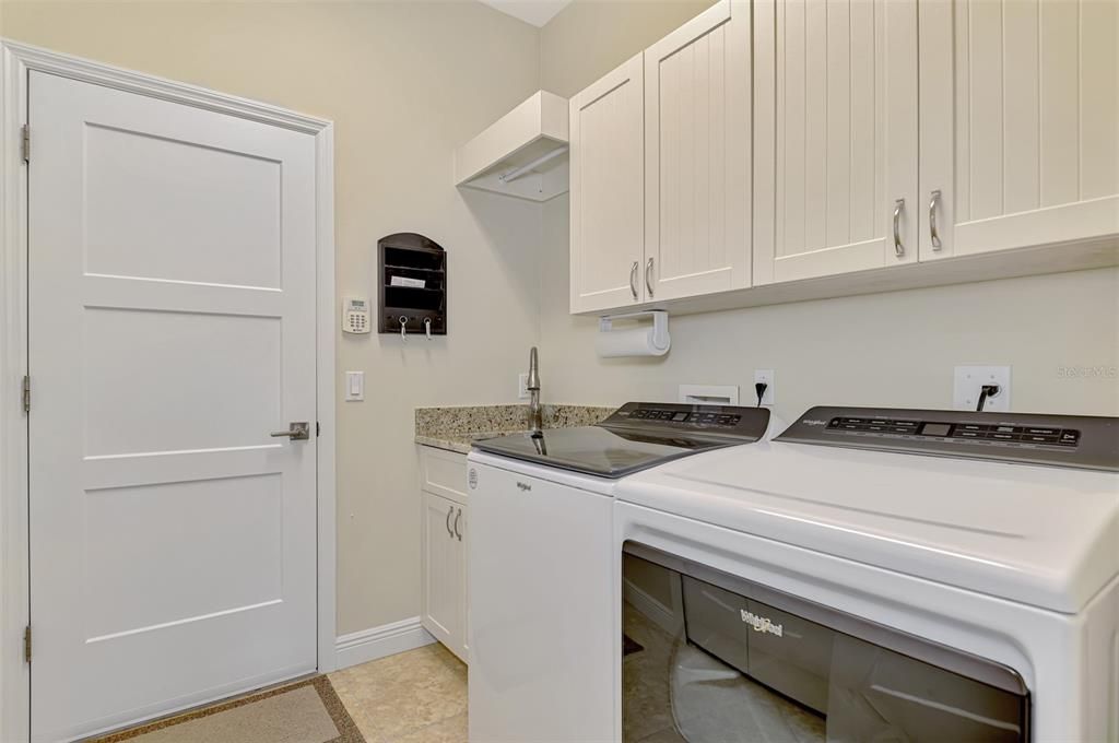 En Venta: $829,900 (3 camas, 2 baños, 2289 Pies cuadrados)