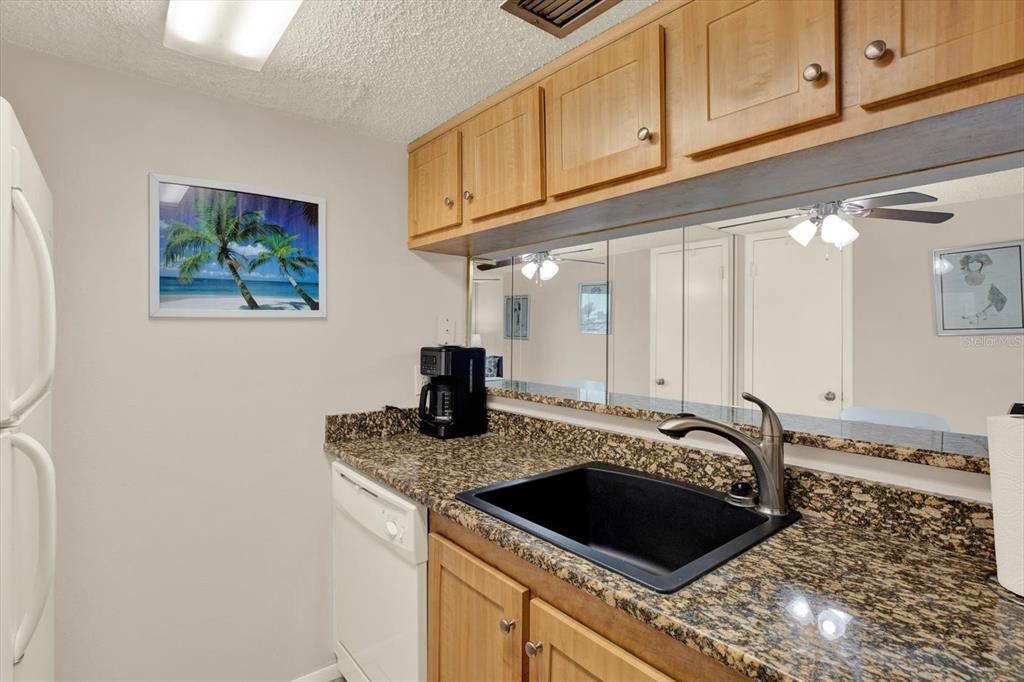 En Venta: $349,900 (1 camas, 1 baños, 755 Pies cuadrados)