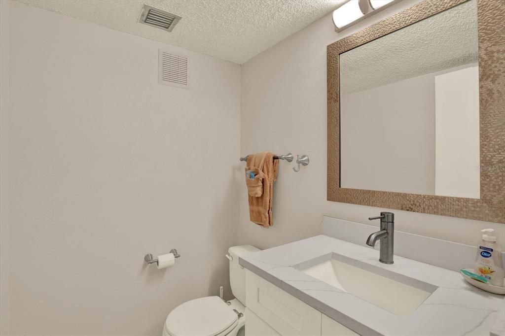 En Venta: $349,900 (1 camas, 1 baños, 755 Pies cuadrados)
