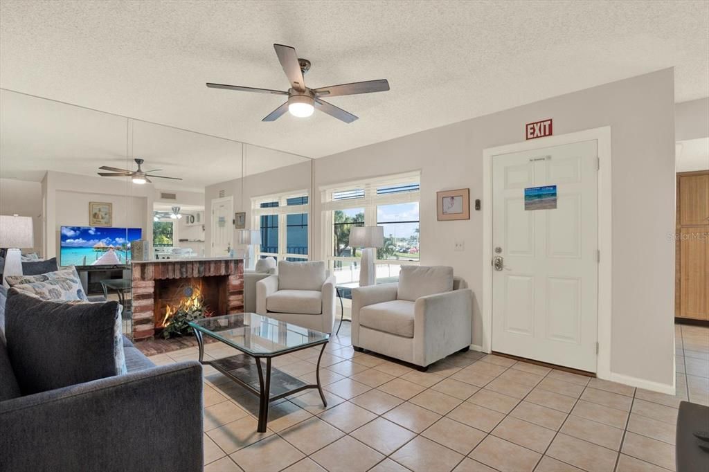 En Venta: $349,900 (1 camas, 1 baños, 755 Pies cuadrados)