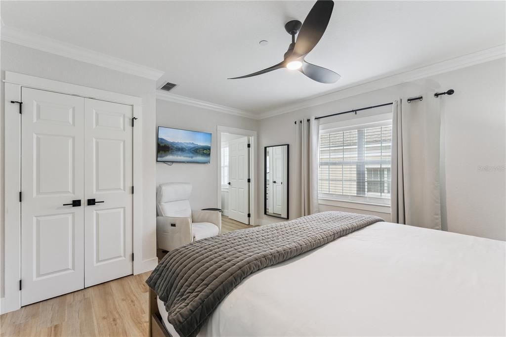 For Sale: $409,900 (3 beds, 3 baths, 1755 Square Feet)