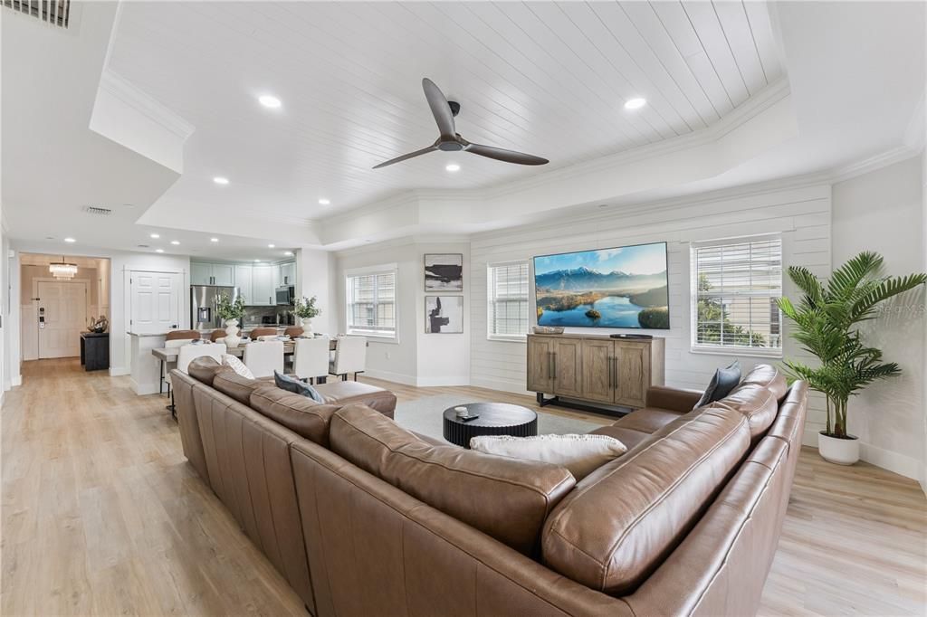 For Sale: $409,900 (3 beds, 3 baths, 1755 Square Feet)