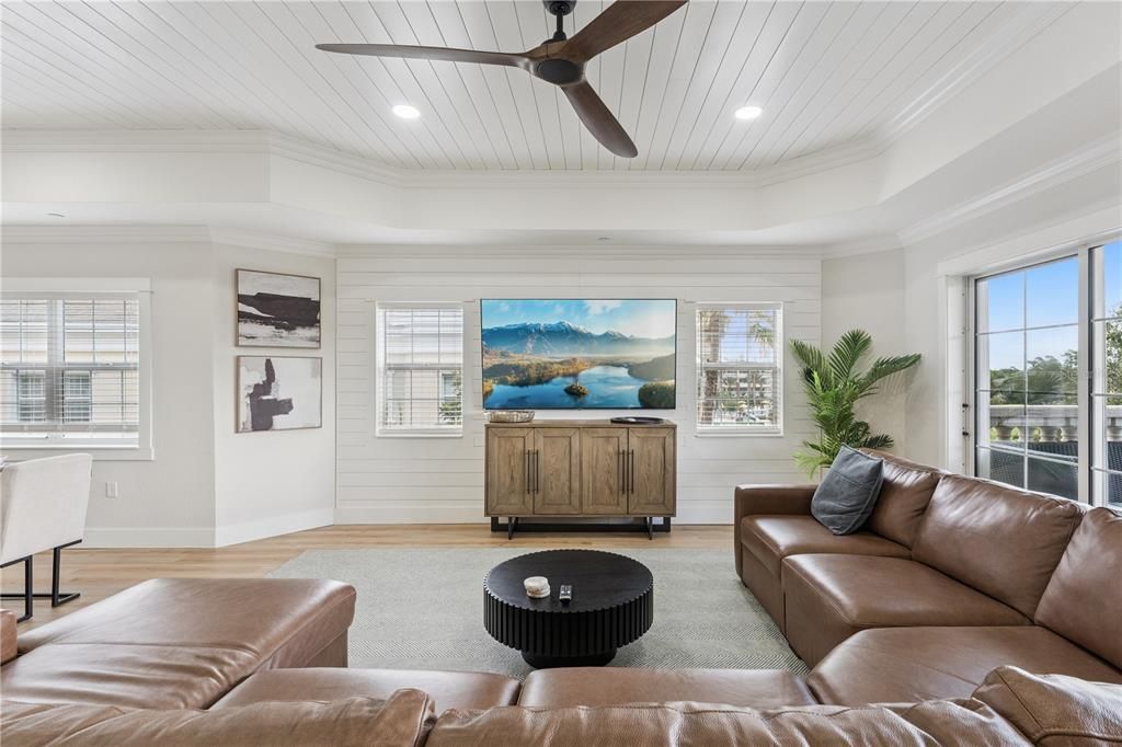 For Sale: $409,900 (3 beds, 3 baths, 1755 Square Feet)