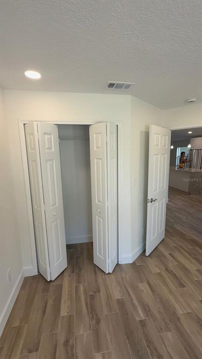 For Sale: $349,900 (3 beds, 2 baths, 1161 Square Feet)
