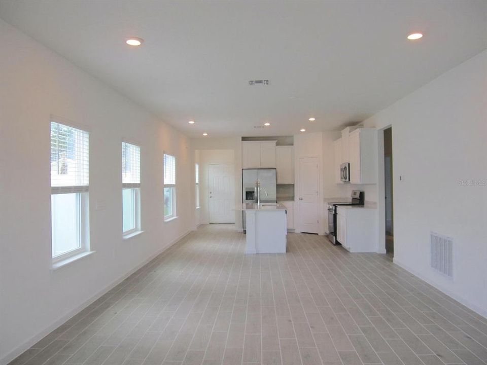 For Rent: $2,200 (3 beds, 2 baths, 1740 Square Feet)