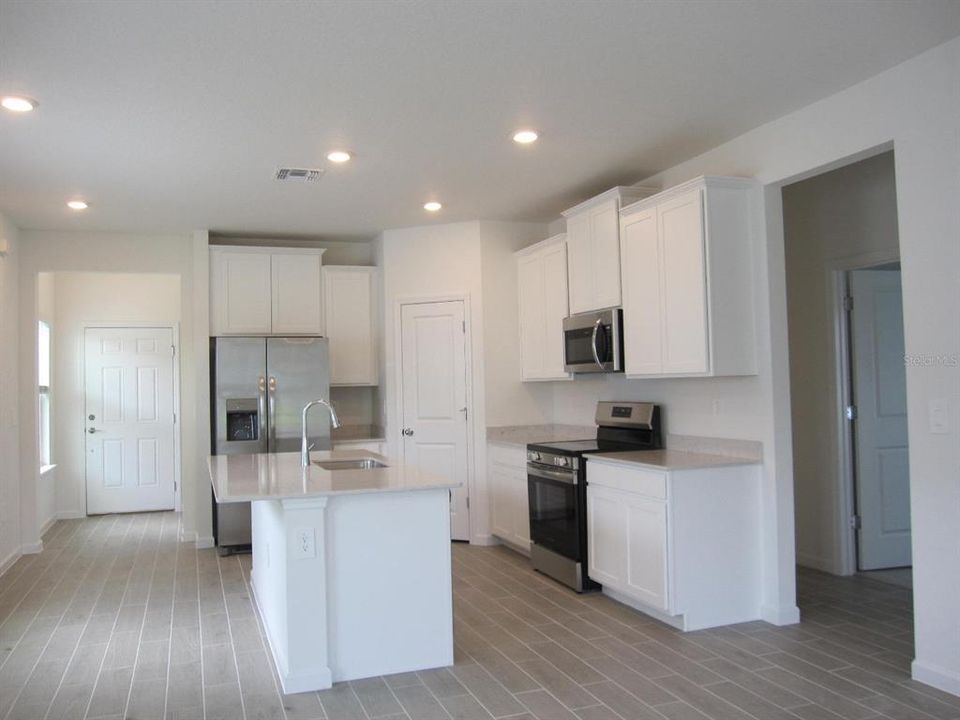 For Rent: $2,200 (3 beds, 2 baths, 1740 Square Feet)