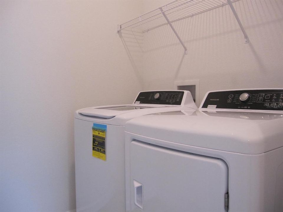 For Rent: $2,200 (3 beds, 2 baths, 1740 Square Feet)